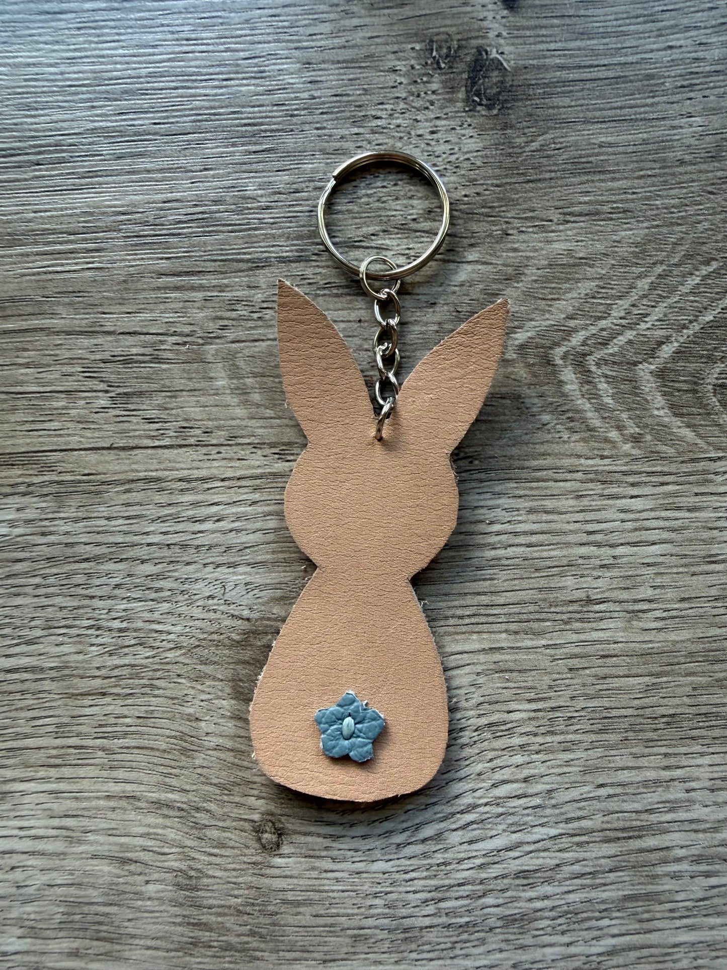 Hase mit Bommel