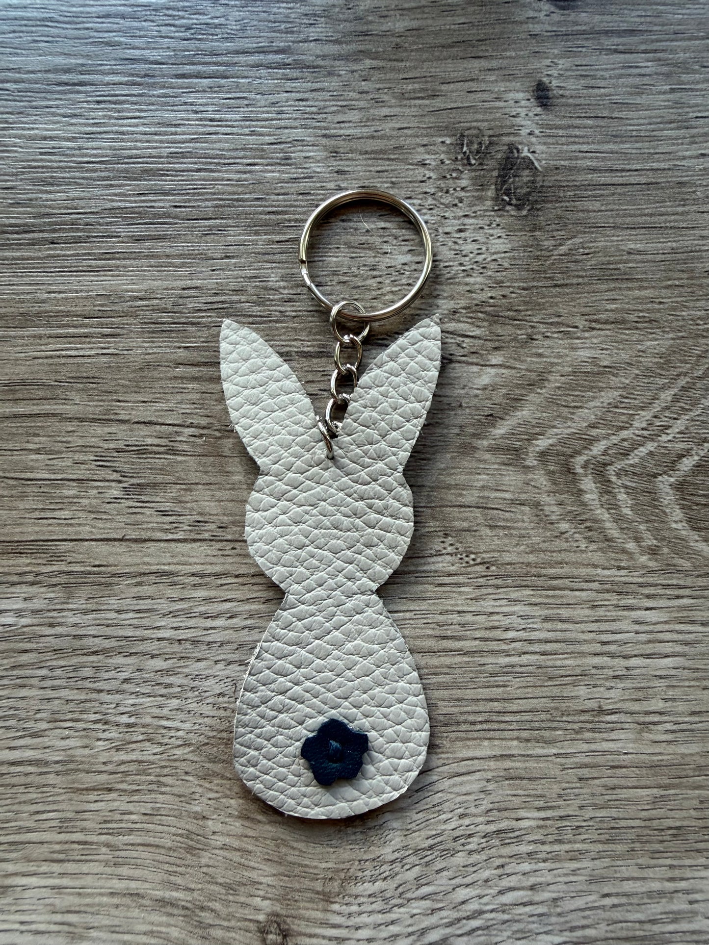 Hase mit Bommel