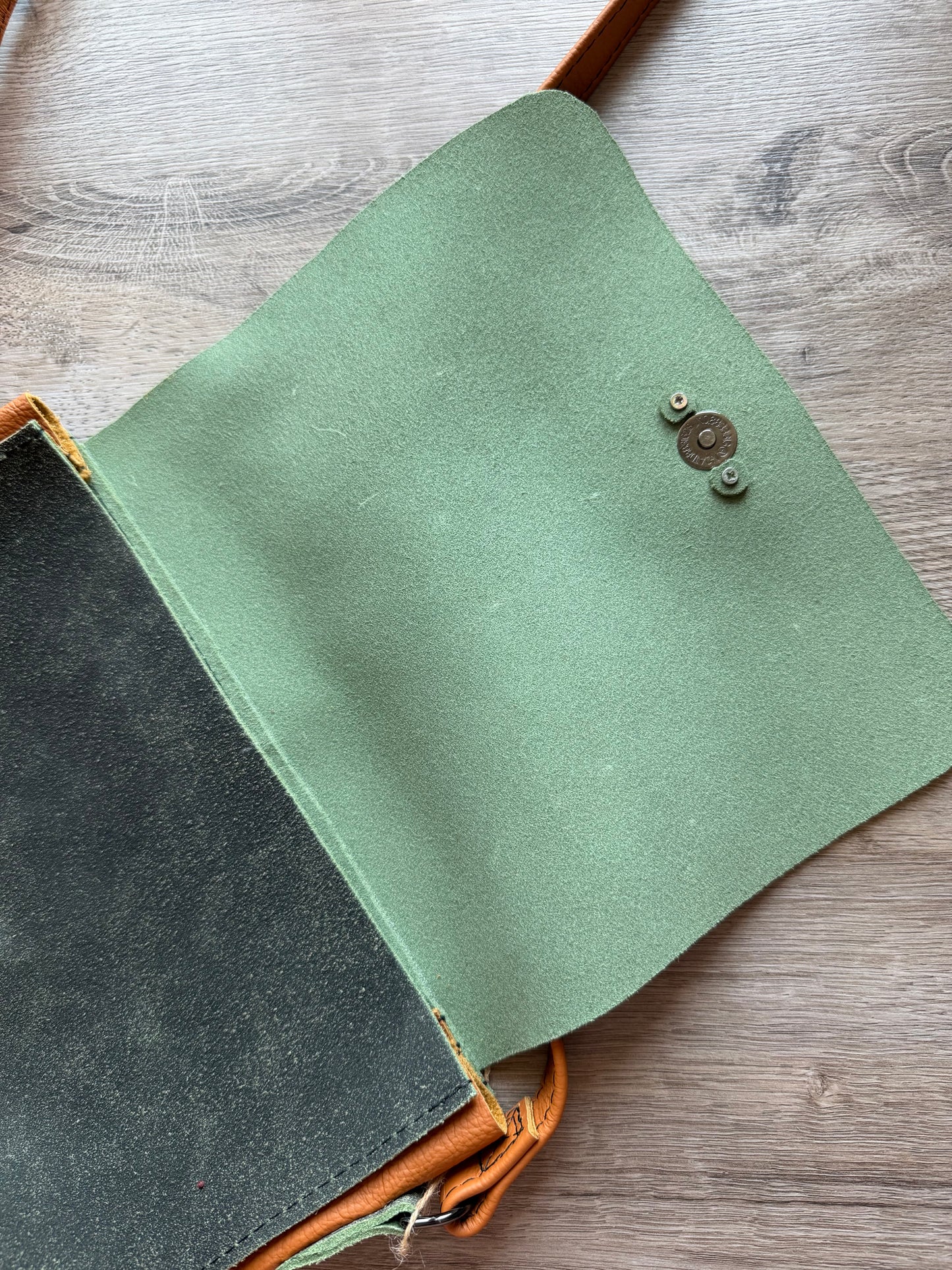 Tasche Trachtig Grün-Cognac