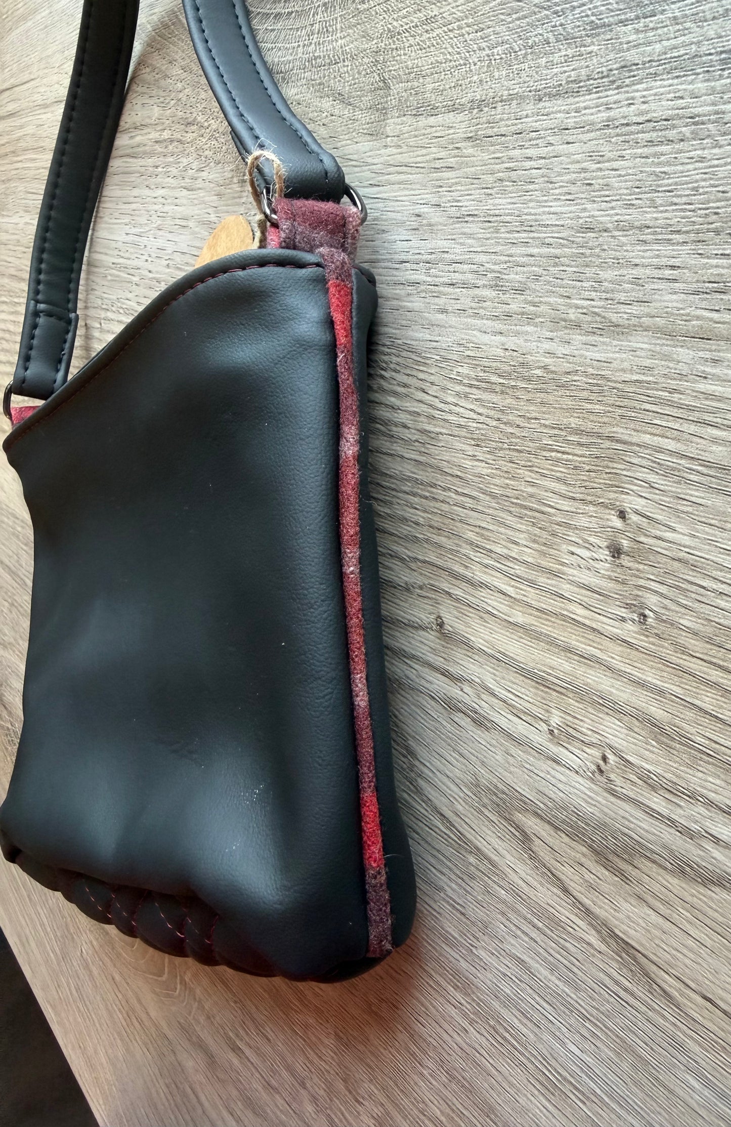 "Conny" Schwarz-Rot