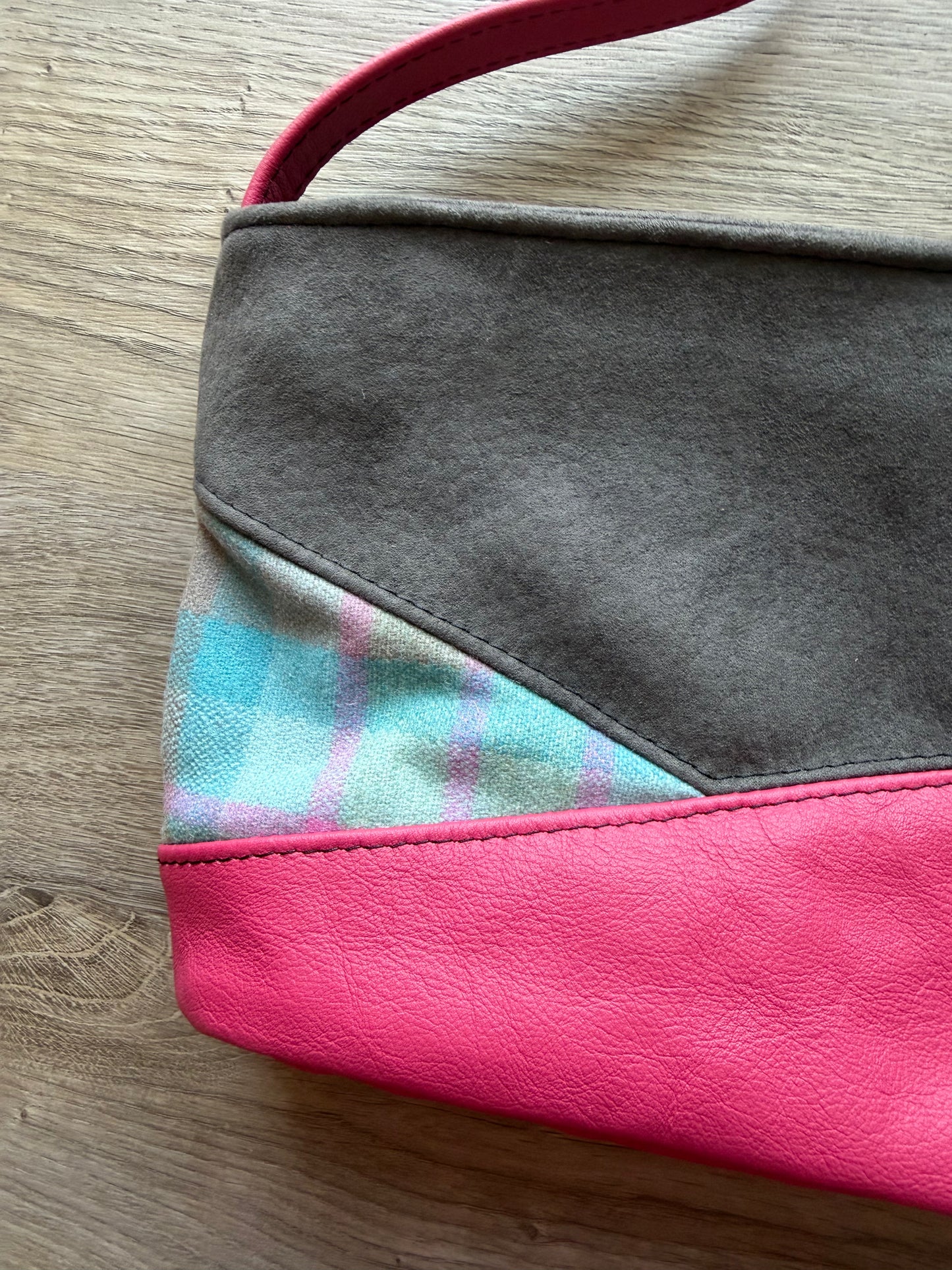 "Melina" Grau-Hellblau-Pink